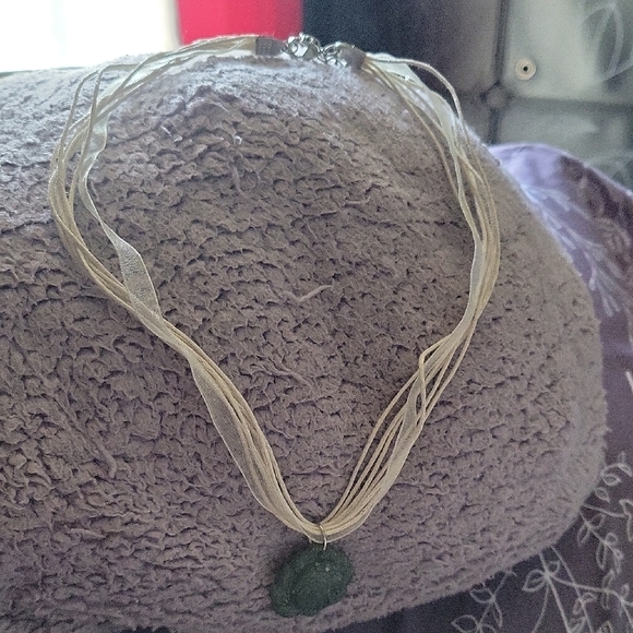 Elegant Jade Green Pendant Necklace - Picture 3 of 3